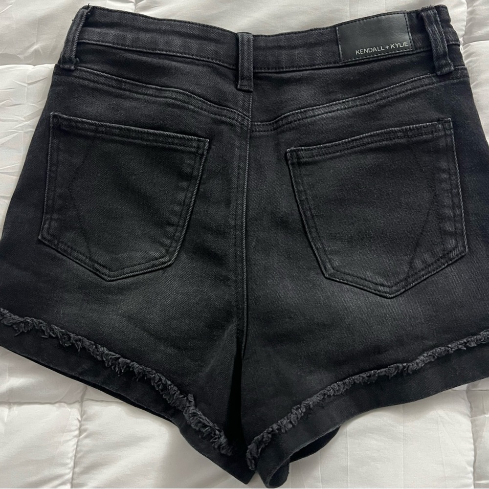 Kendall & Kylie size 9/29 Black Jean denim Shorts high waisted